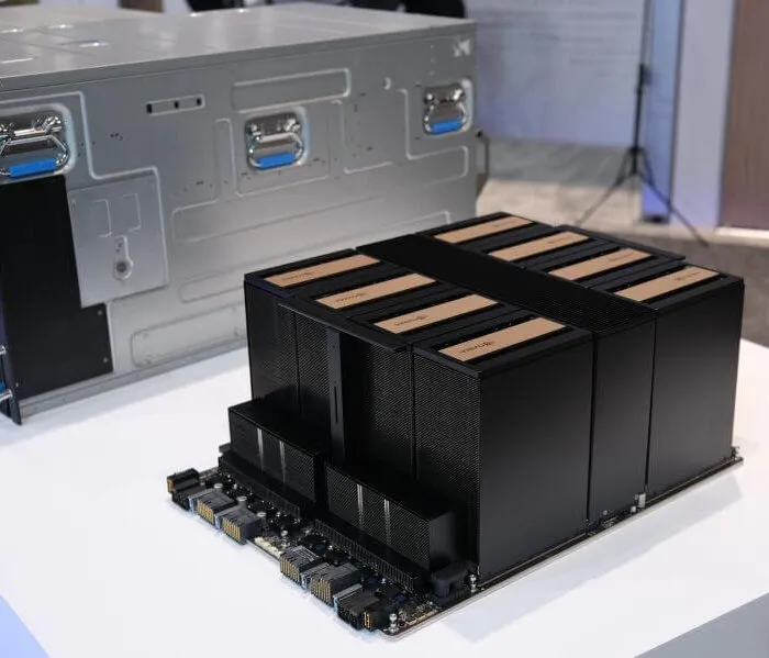 NVIDIA DGX B300